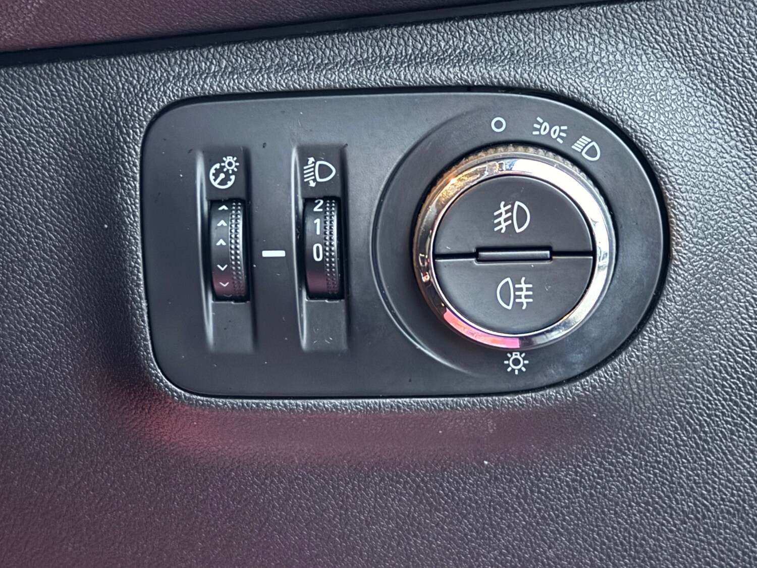 Used Vauxhall Corsa 2015 for sale - 78036288: Photo 24