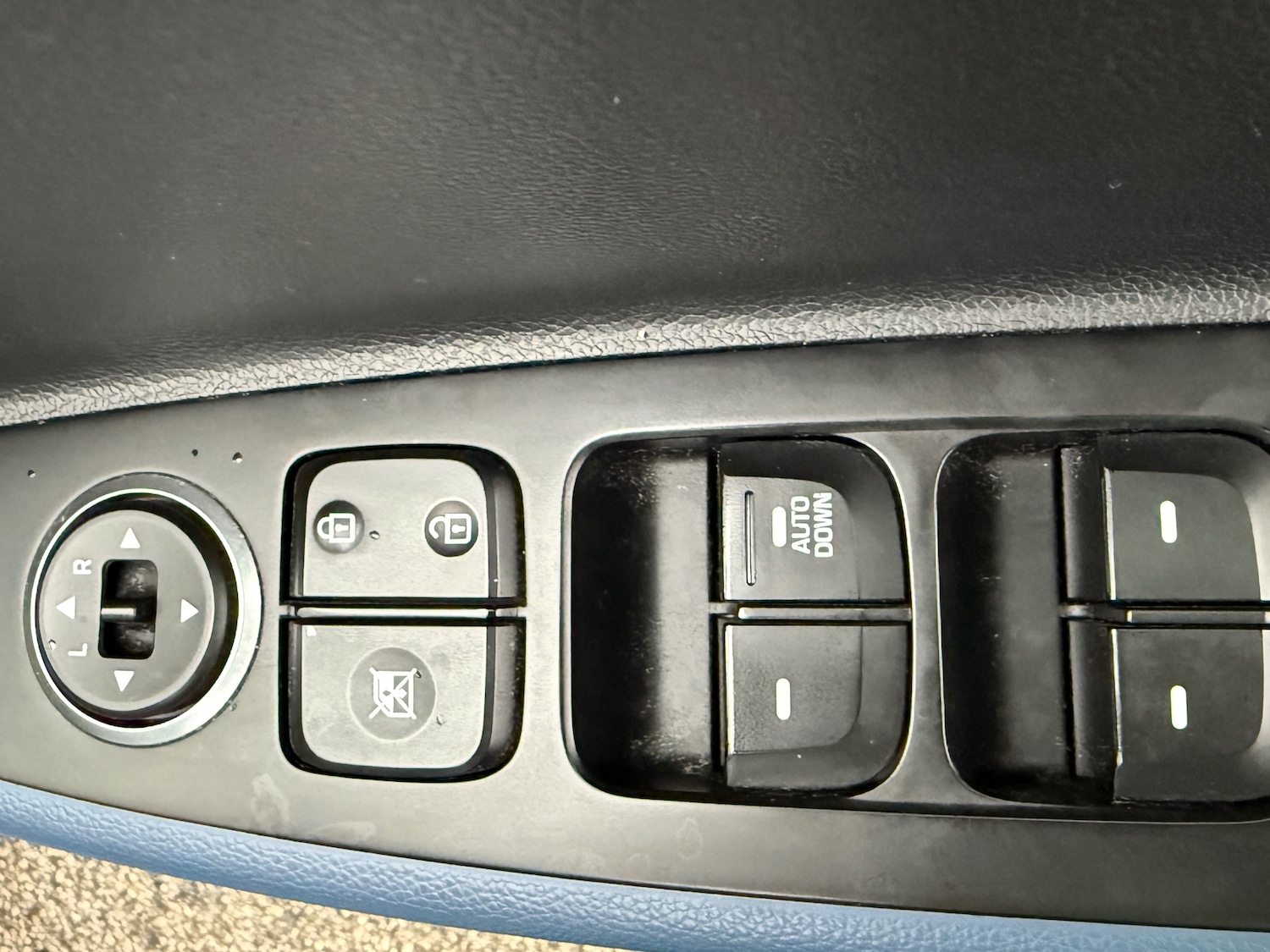 Used Hyundai i10 2014 for sale - 76772286: Photo 17