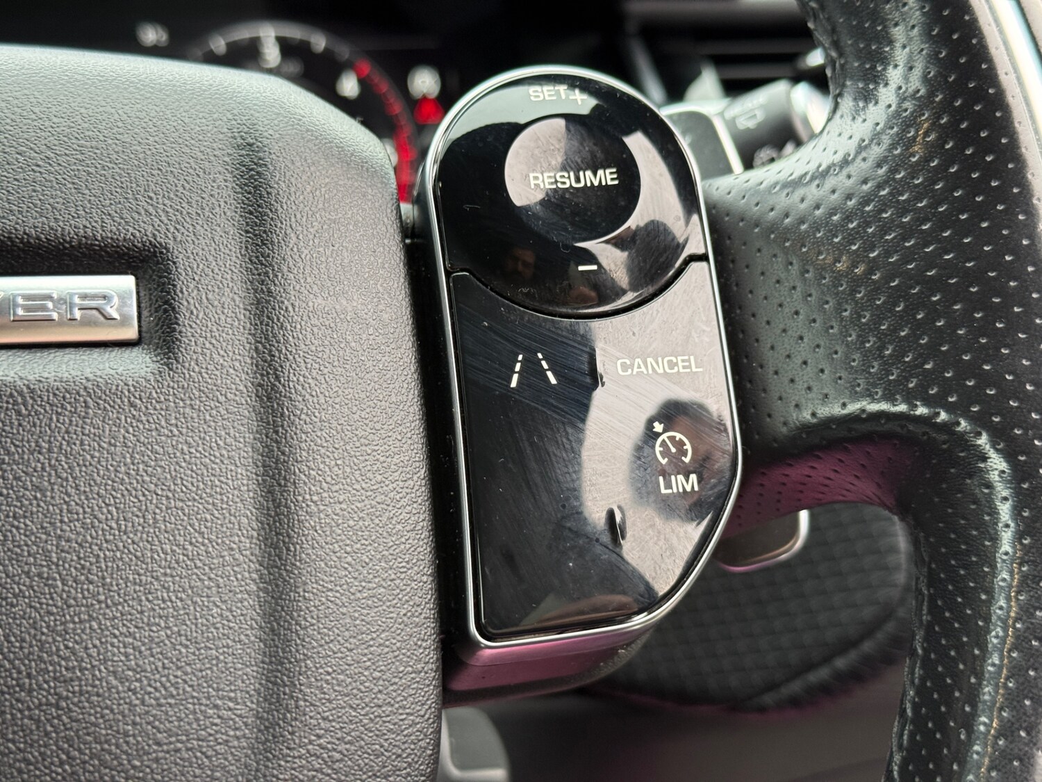 Used Land Rover Range Rover Velar 2017 for sale - 77504382: Photo 34