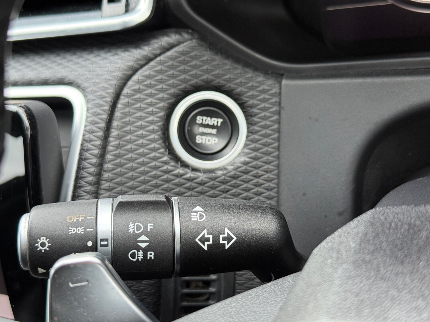 Used Land Rover Range Rover Velar 2017 for sale - 77504382: Photo 37