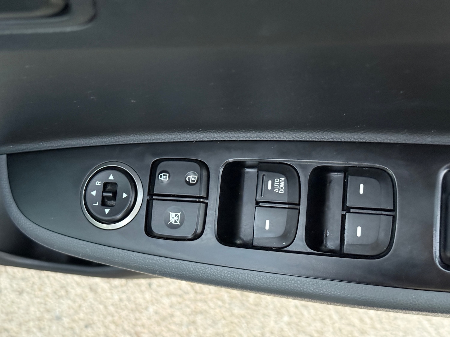 Used Hyundai i10 2017 for sale - 77157244: Photo 17