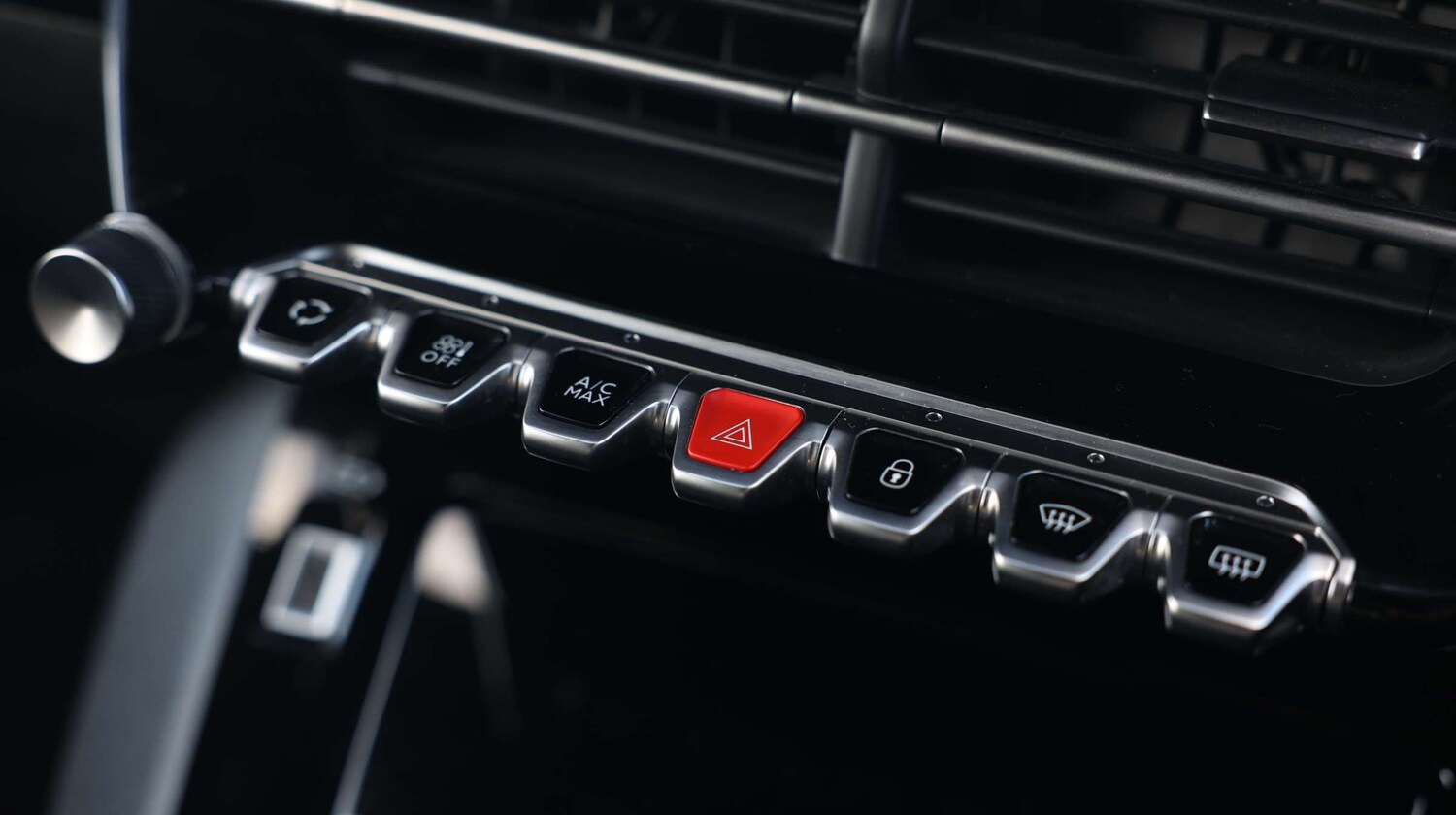 Used Peugeot 2008 2023 for sale - 77648185: Photo 31