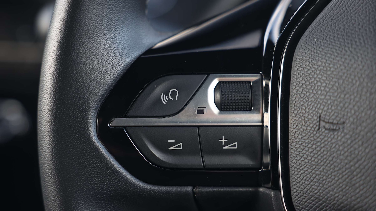 Used Peugeot 2008 2023 for sale - 77648185: Photo 38