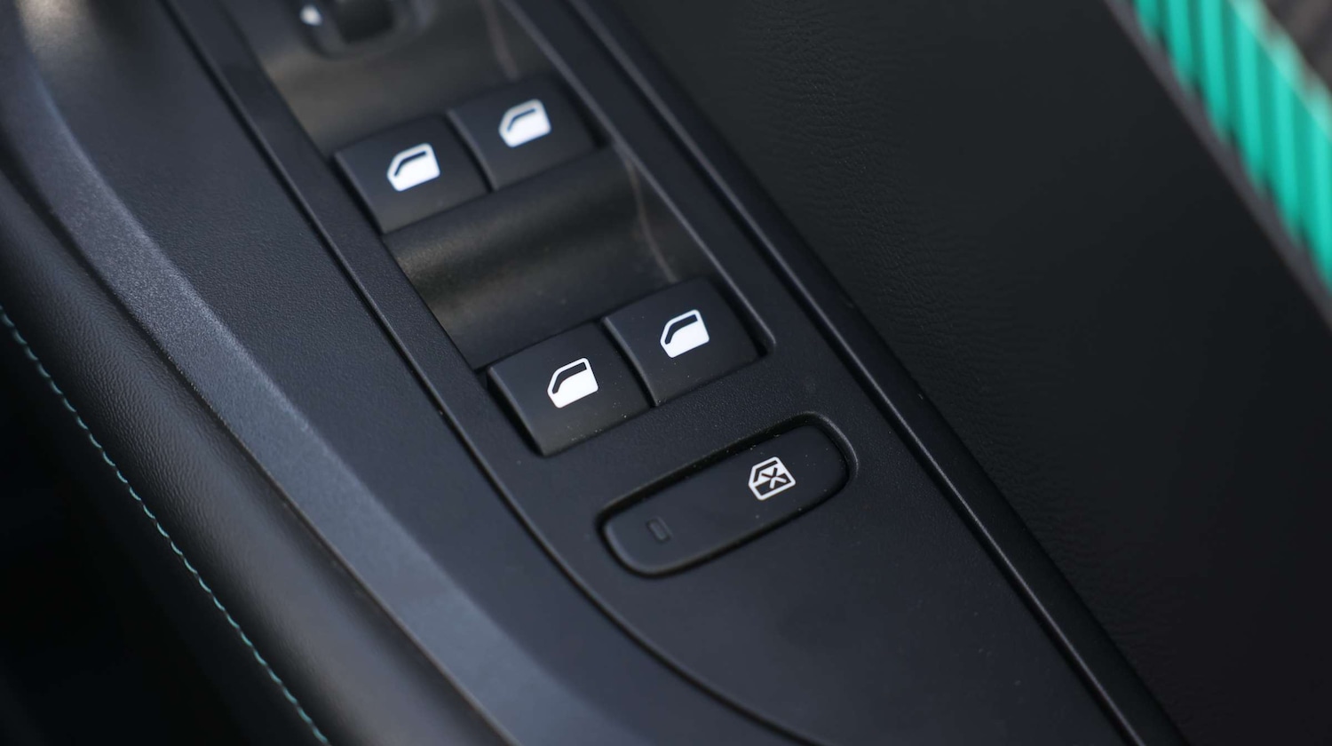 Used Peugeot 2008 2023 for sale - 77648185: Photo 4