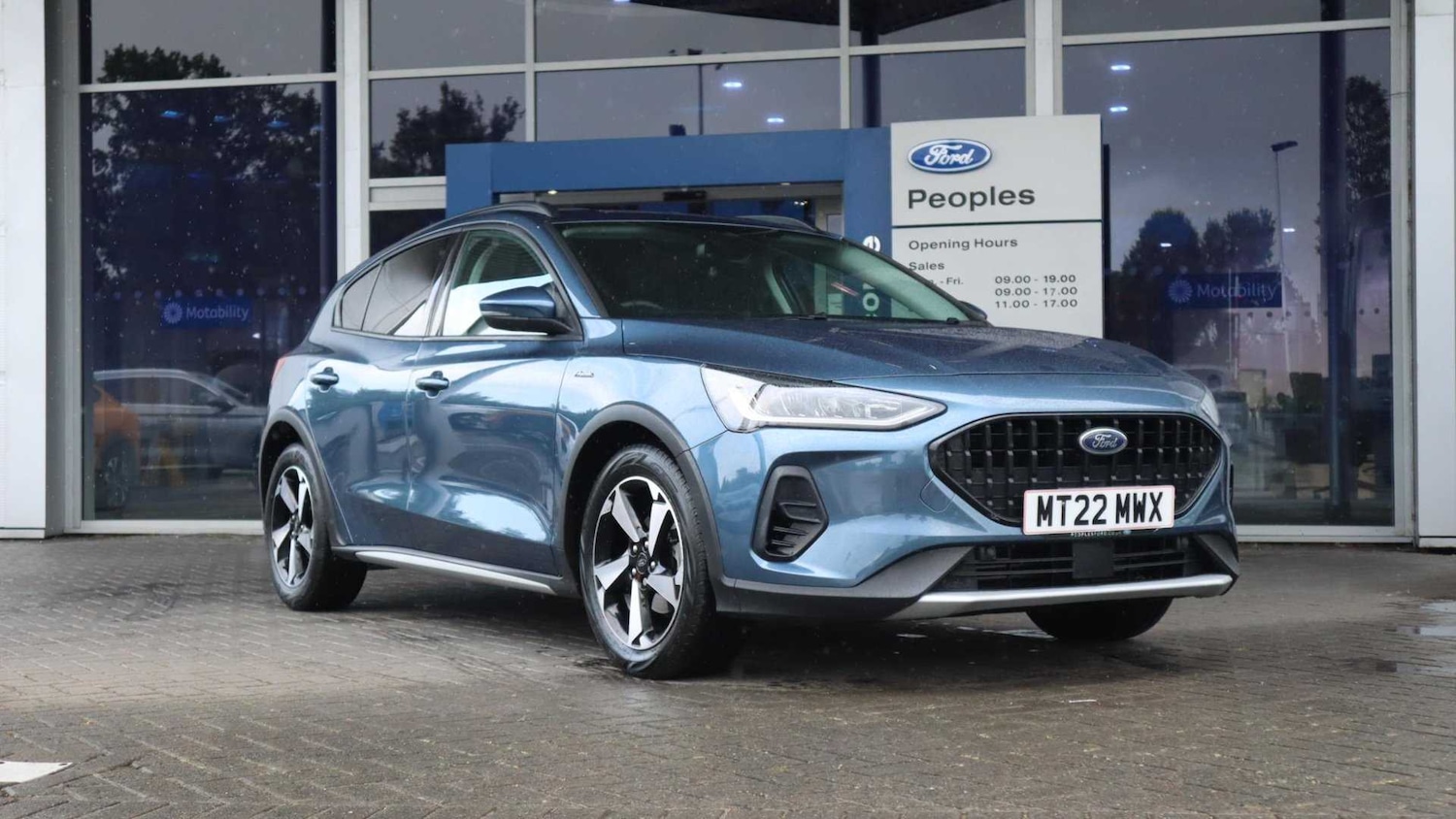 Used Ford Focus 2022 for sale - 76818180: Photo 1