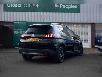 Used Peugeot 2008 2018 for sale - 77648187: Photo