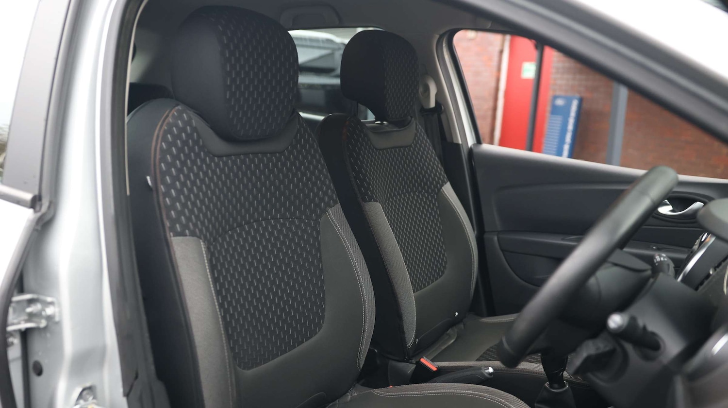 Used Renault Captur 2018 for sale - 76999504: Photo 17