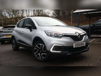 Used Renault Captur 2018 for sale - 76999504: Photo