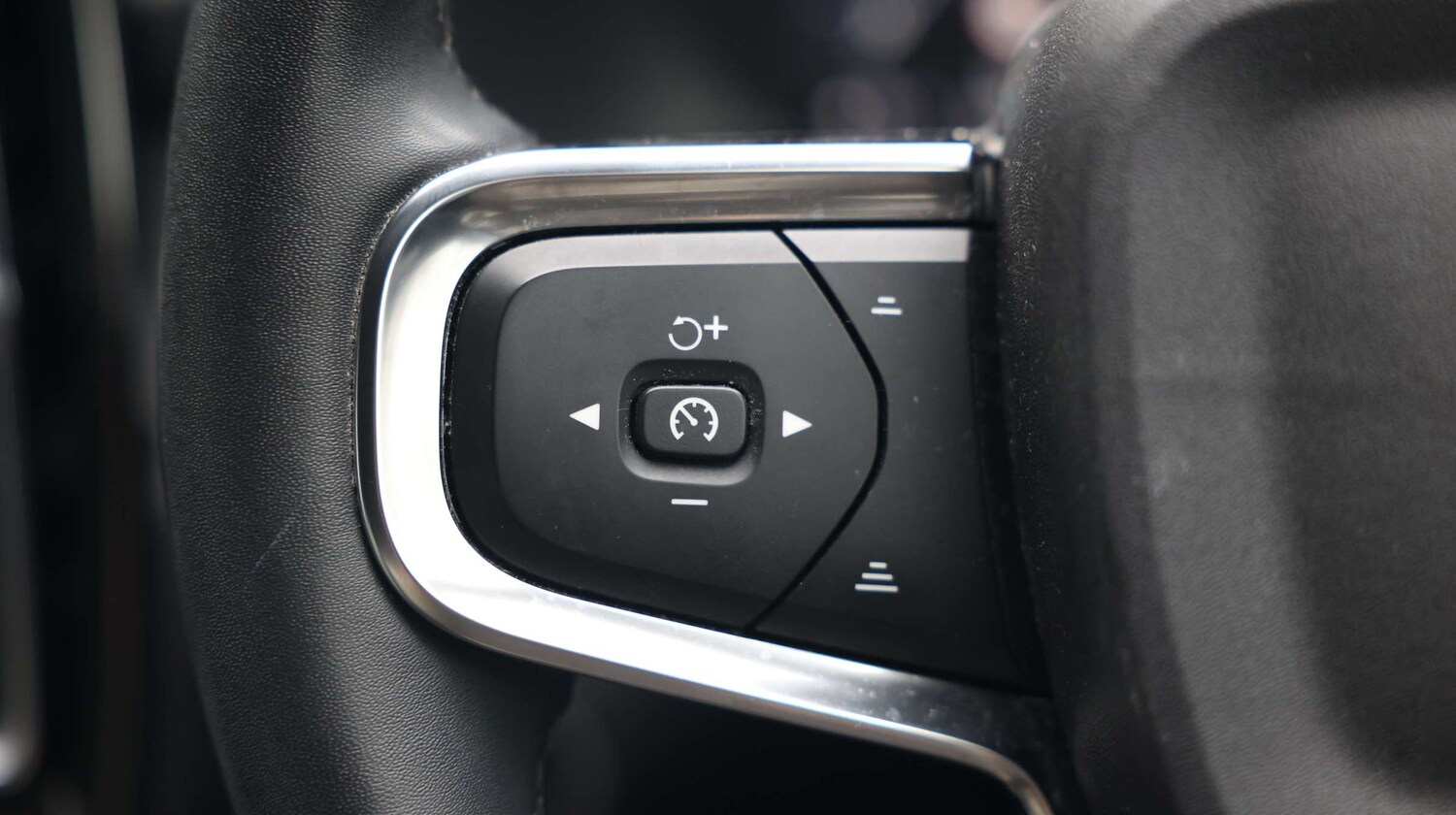 Used Volvo XC40 2022 for sale - 77360509: Photo 37