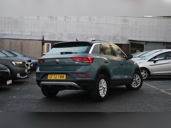 Used Volkswagen T-Roc 2022 for sale - 77360500: Photo