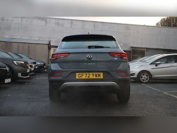 Used Volkswagen T-Roc 2022 for sale - 77360500: Photo