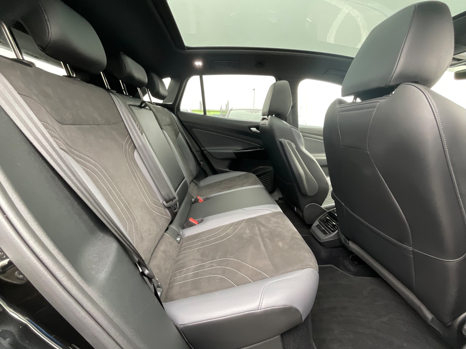 Used Volkswagen ID.4 2023 for sale - 77973529: Photo 7