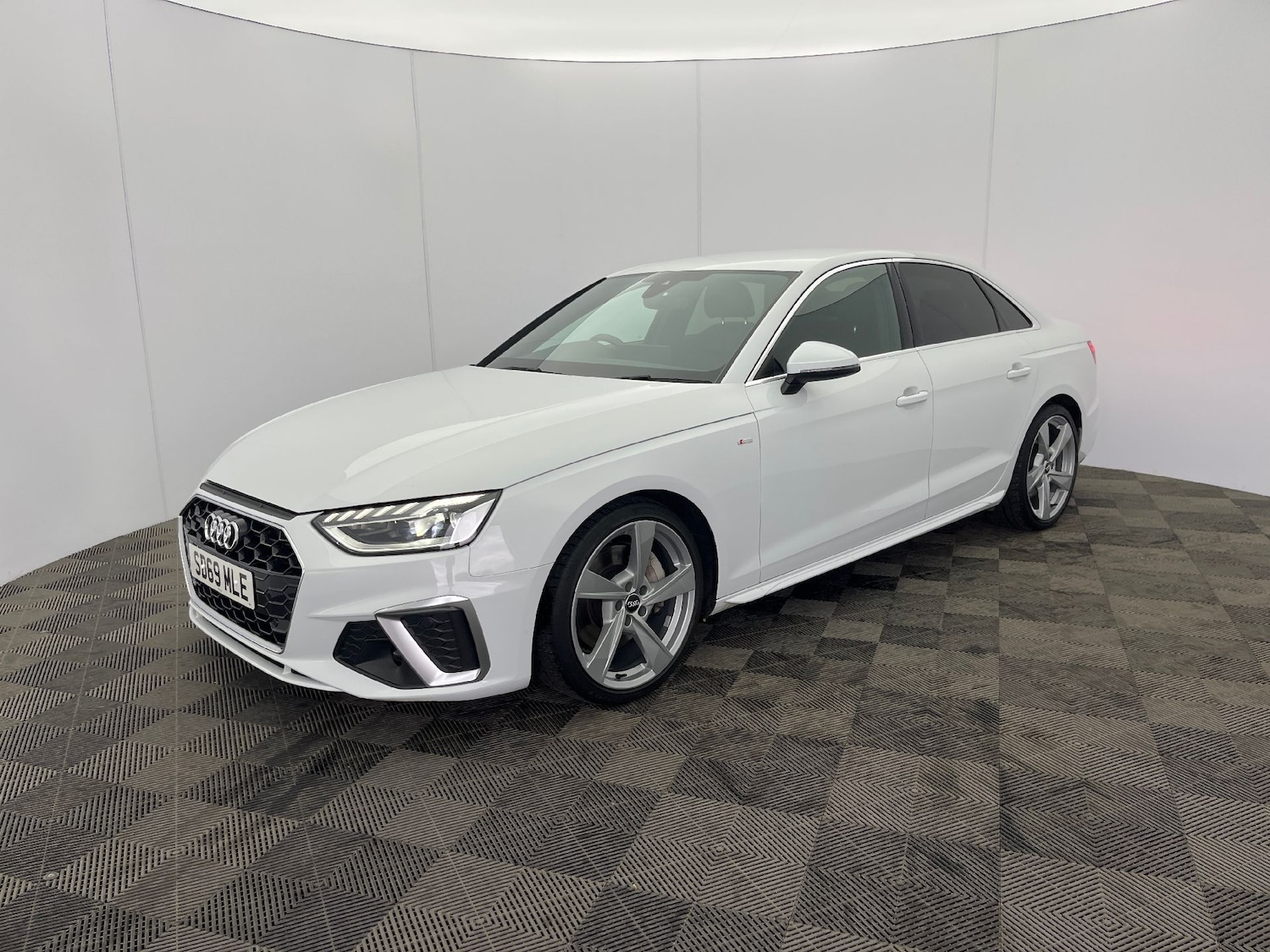 Used Audi A4 2019 for sale - 77194940: Photo 1