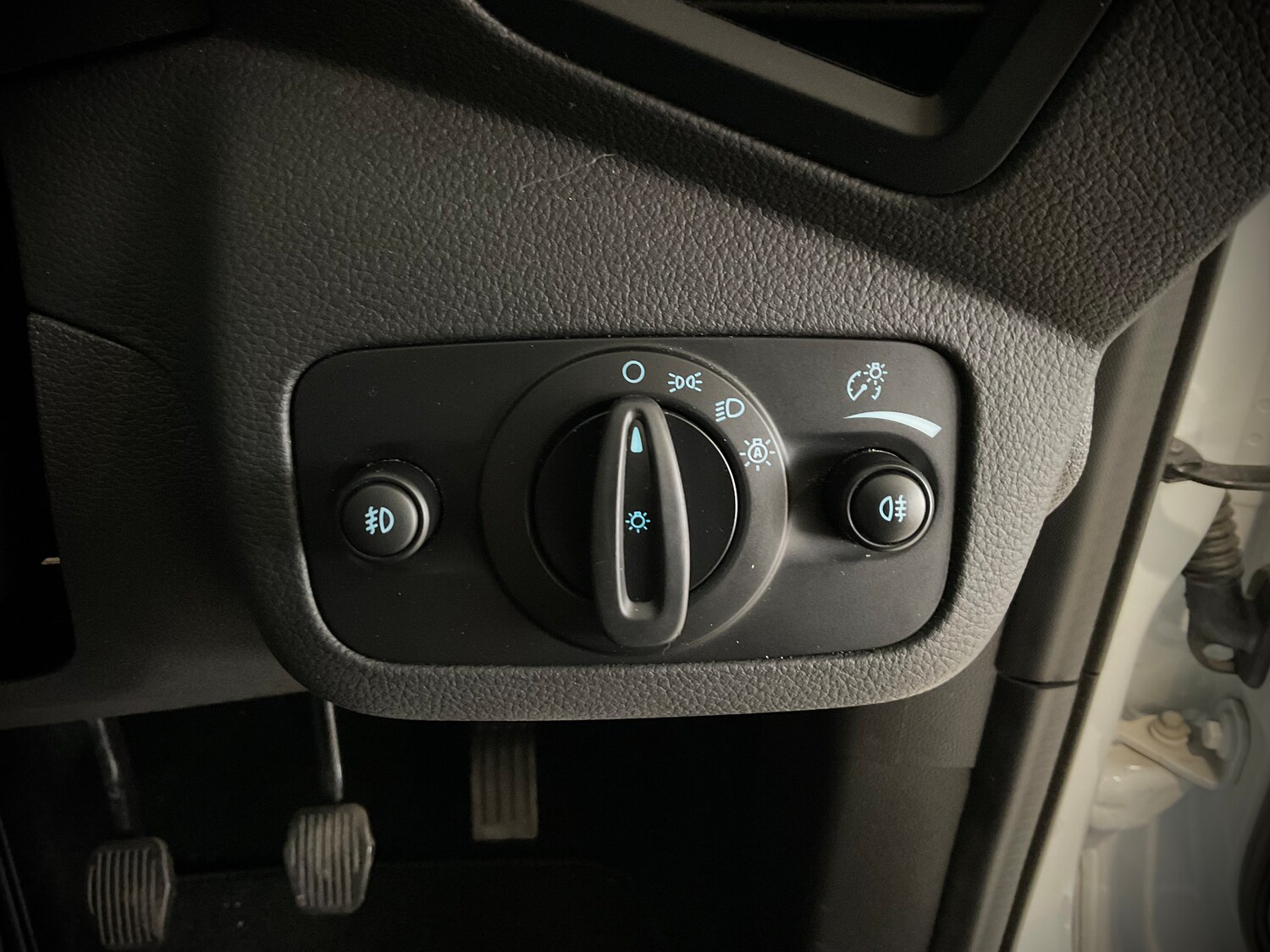 Used Ford Kuga 2018 for sale - 76143900: Photo 27