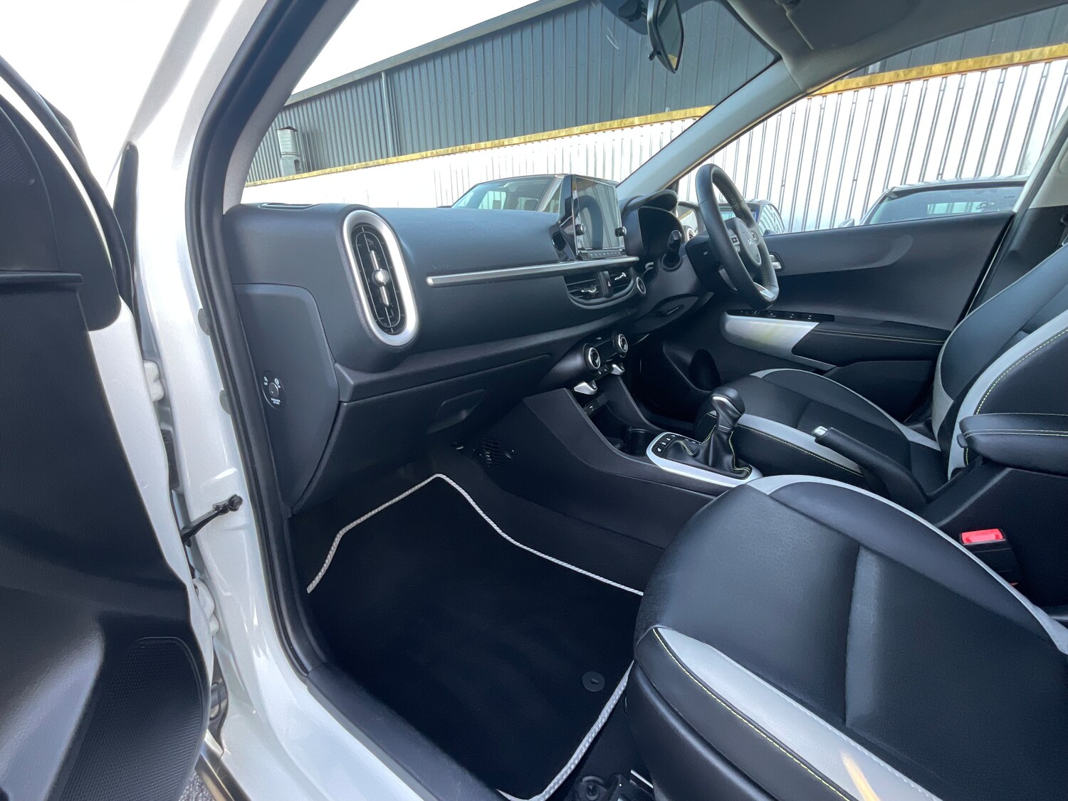 Used Kia Picanto 2023 for sale - 77943854: Photo 17