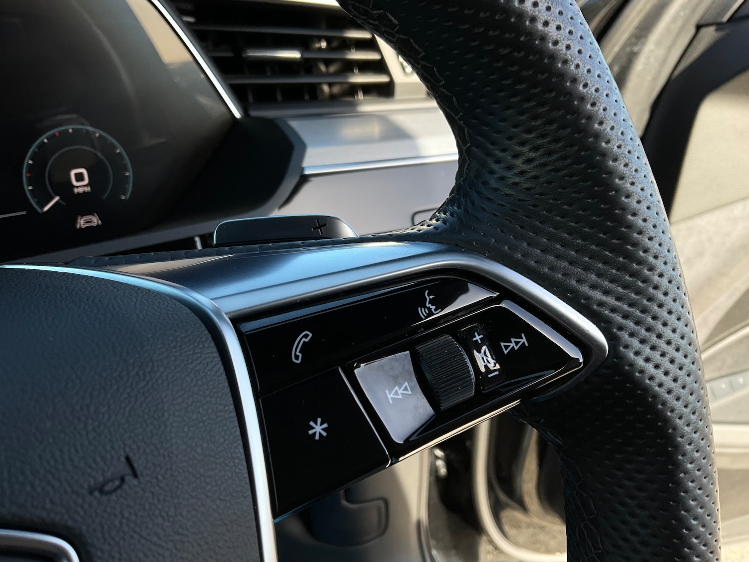 Used Audi e-tron 2023 for sale - 77458931: Photo 31