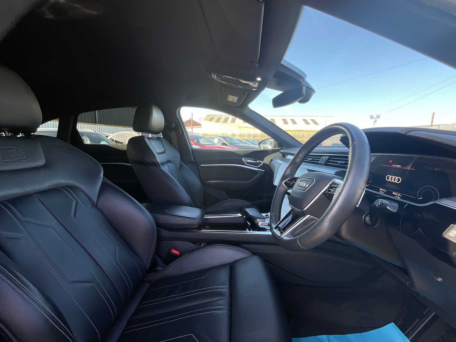 Used Audi e-tron 2023 for sale - 77458931: Photo 9