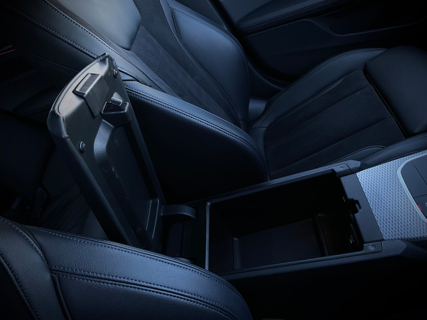 Used BMW i4 2022 for sale - 75983606: Photo 28