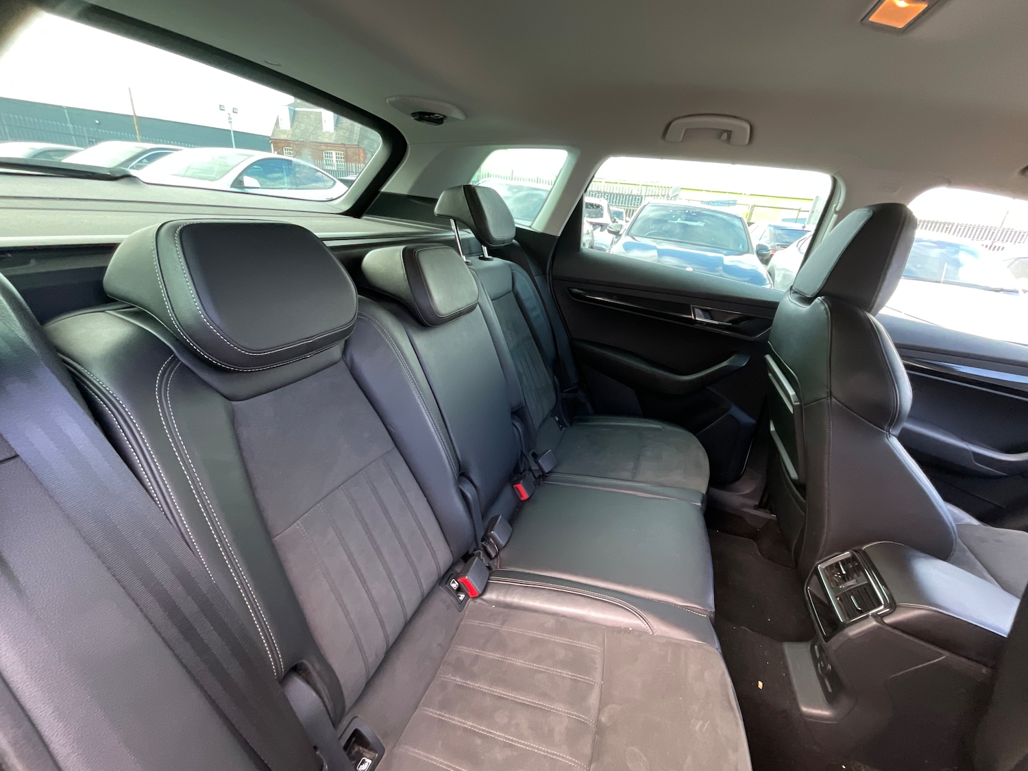 Used Skoda Karoq 2018 for sale - 78065337: Photo 2