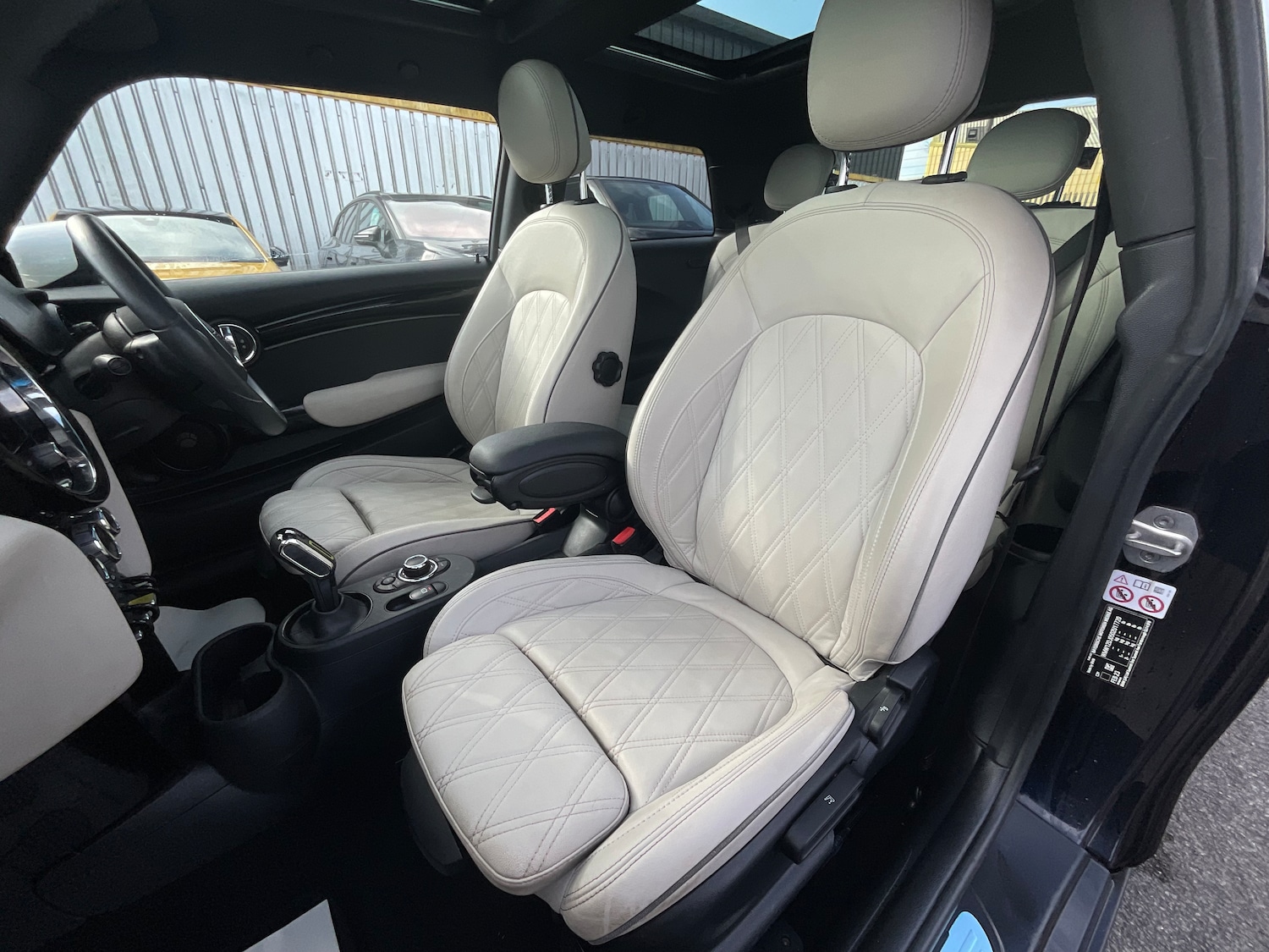 Used MINI Electric Hatch 2023 for sale - 77661499: Photo 12