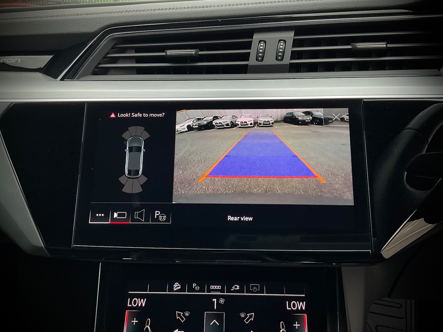 Used Audi e-tron 2022 for sale - 76402762: Photo 36