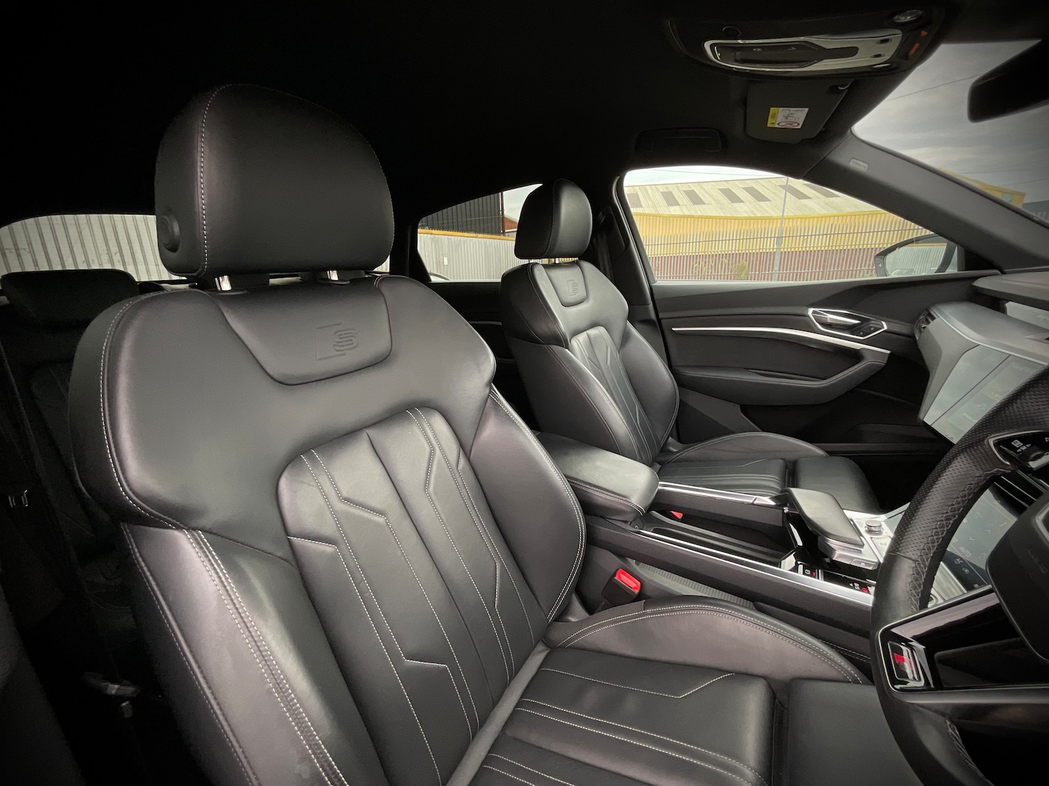 Used Audi e-tron 2022 for sale - 76402762: Photo 8