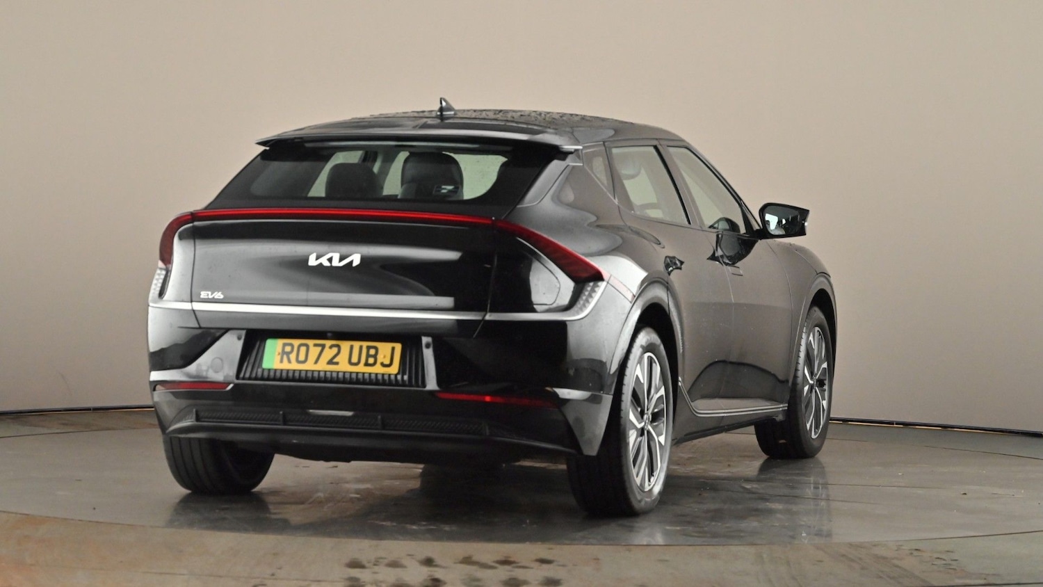 Used Kia EV6 2022 for sale - 77000671: Photo 2