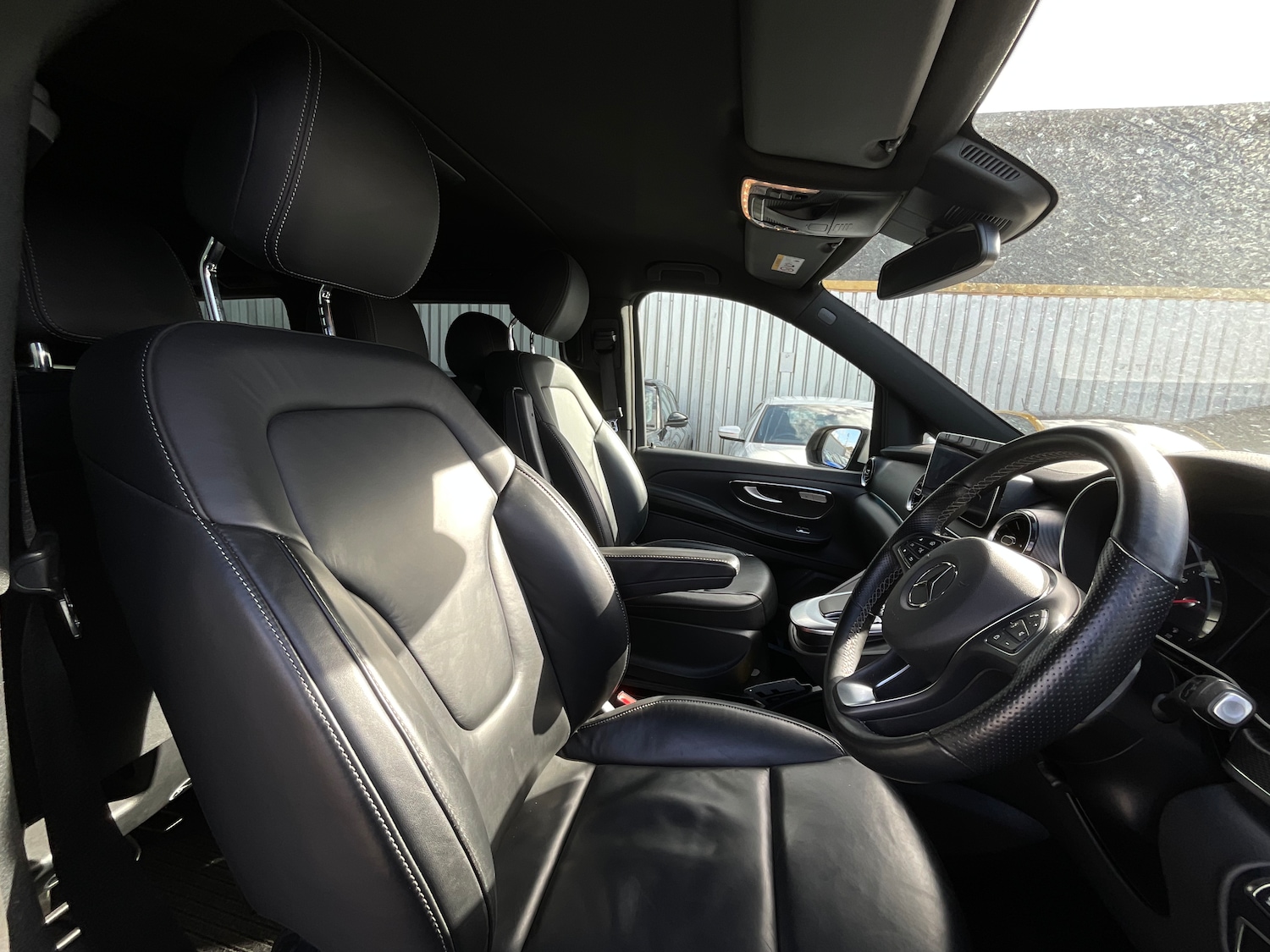 Used Mercedes-Benz V-Class 2023 for sale - 77661516: Photo 6