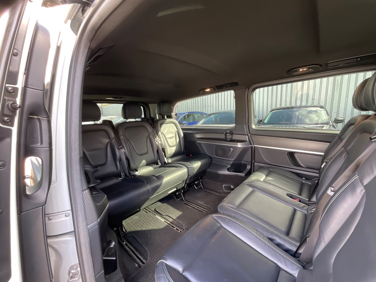 Used Mercedes-Benz V-Class 2023 for sale - 77661516: Photo 7