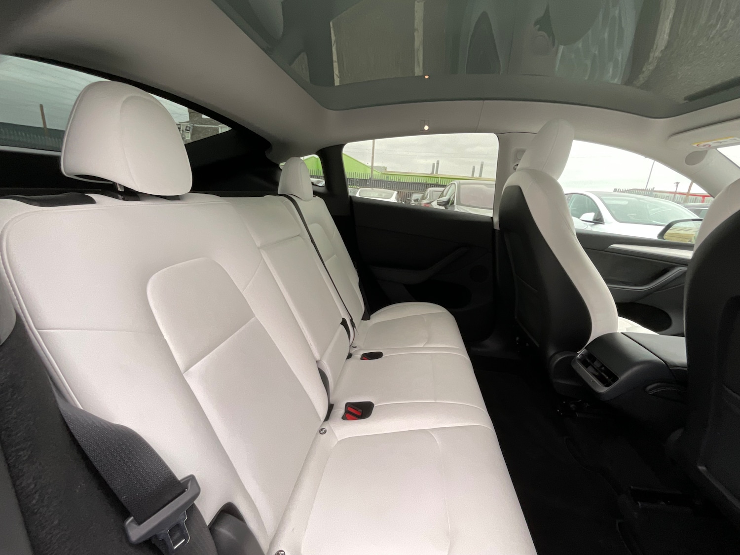 Used Tesla Model Y 2024 for sale - 78209570: Photo 2