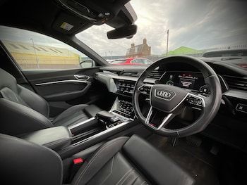 Used Audi e-tron 2022 for sale - 76069791: Photo 2