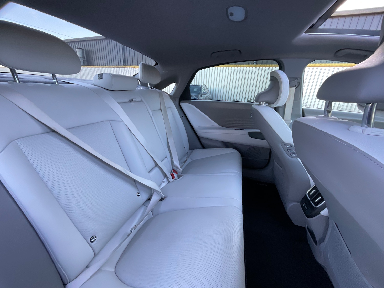 Used Hyundai IONIQ 6 2023 for sale - 77233372: Photo 11