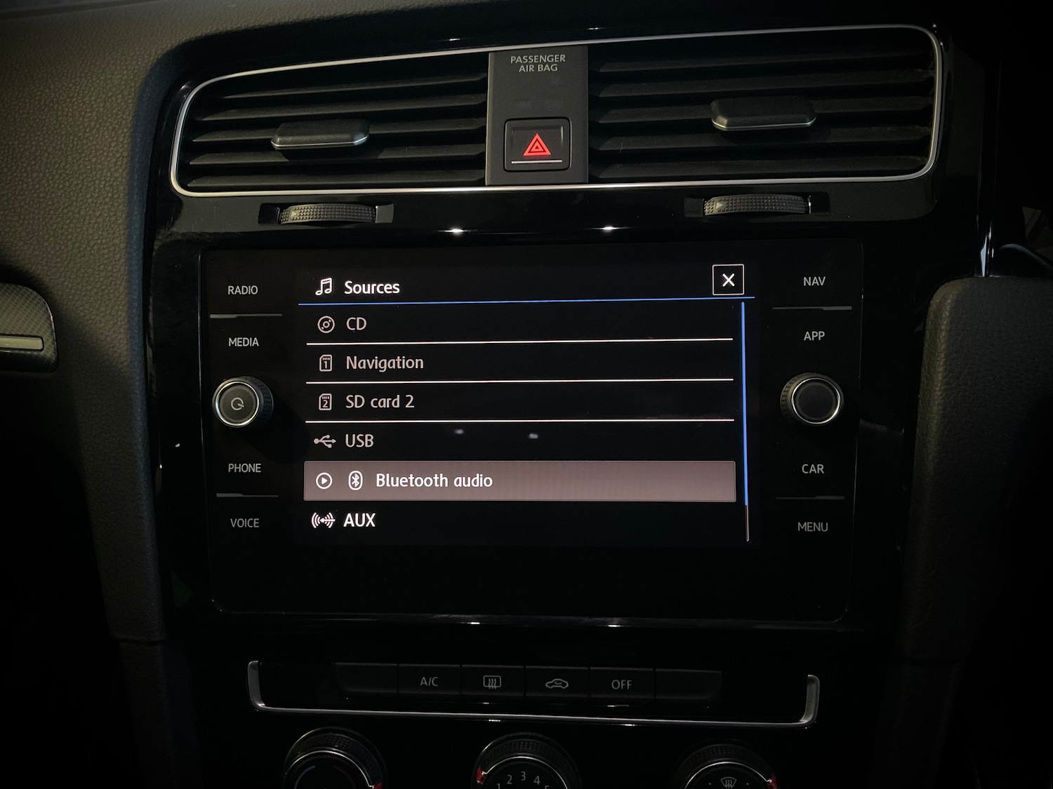 Used Volkswagen Golf 2018 for sale - 77500921: Photo 35