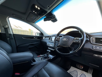 Used Kia Sorento 2018 for sale - 76774568: Photo