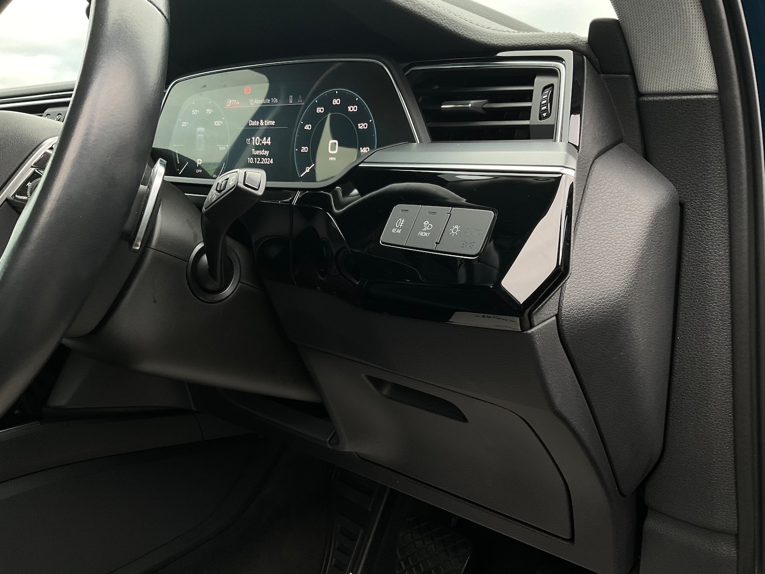 Vehicle 28