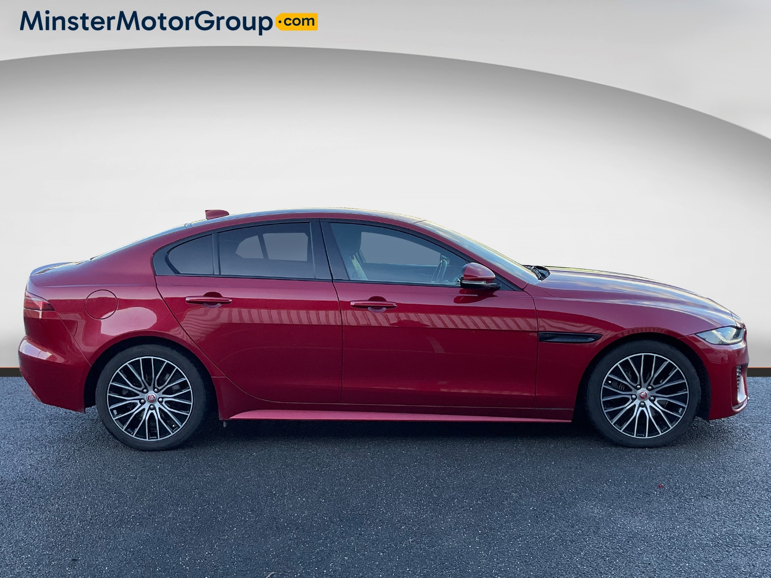Used Jaguar XE 2019 for sale - 76681982: Photo 2