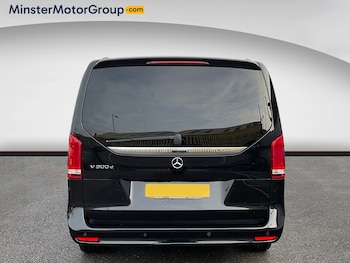 Used Mercedes-Benz V-Class 2023 for sale - 77661520: Photo