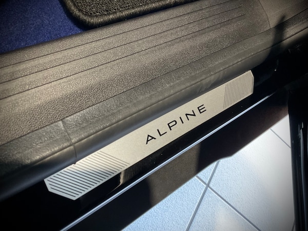 Used Renault Scenic E-Tech 2024 for sale - 75360826: Photo 43