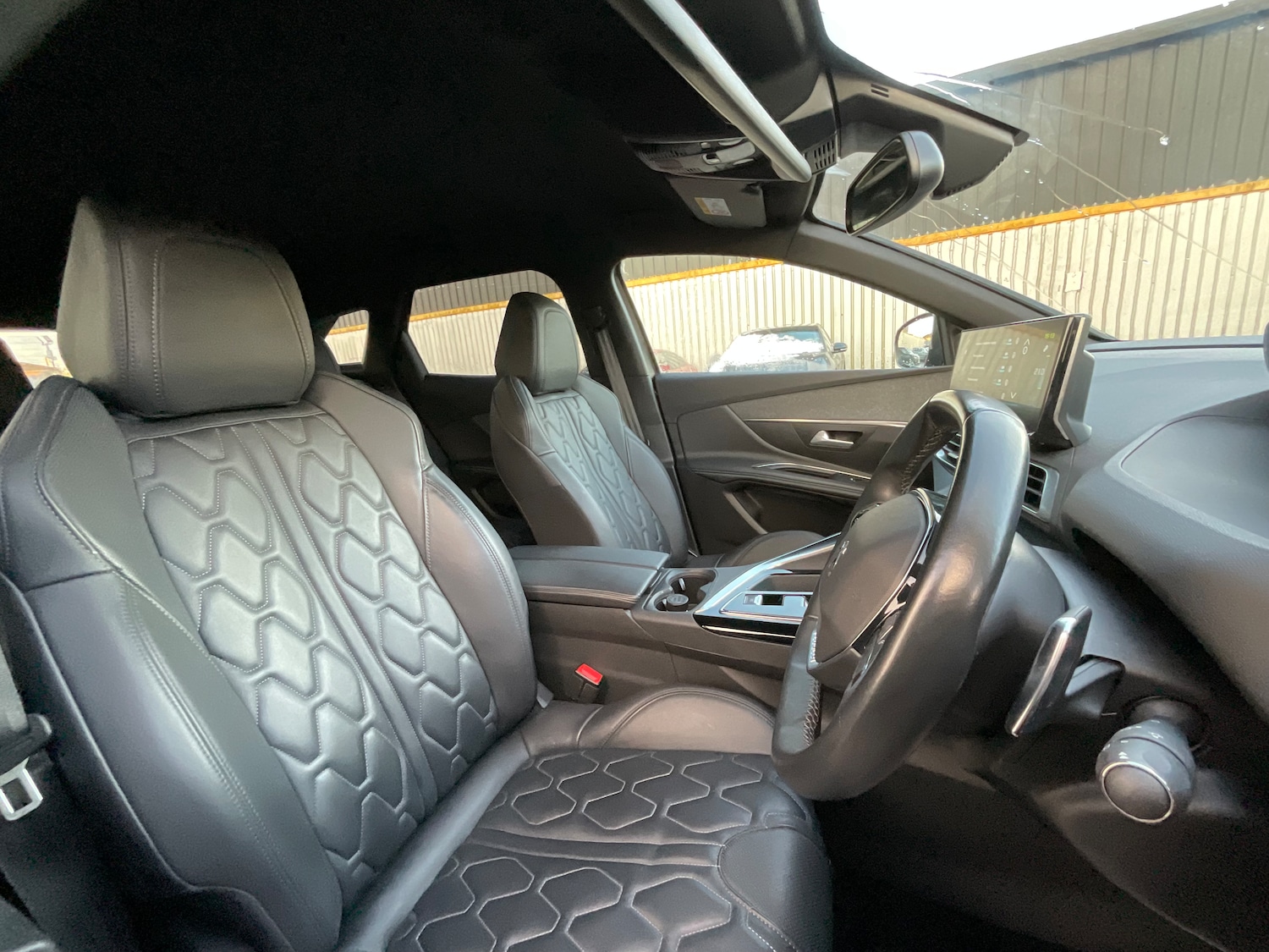 Used Peugeot 3008 2023 for sale - 76236835: Photo 8