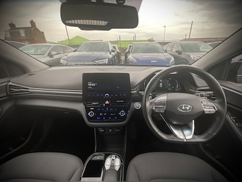 2023 - PREMIUM EV 5-Door
