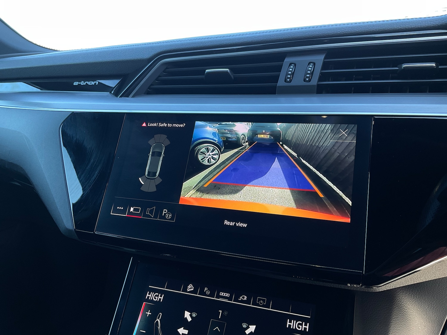 Used Audi e-tron 2022 for sale - 77997896: Photo 32