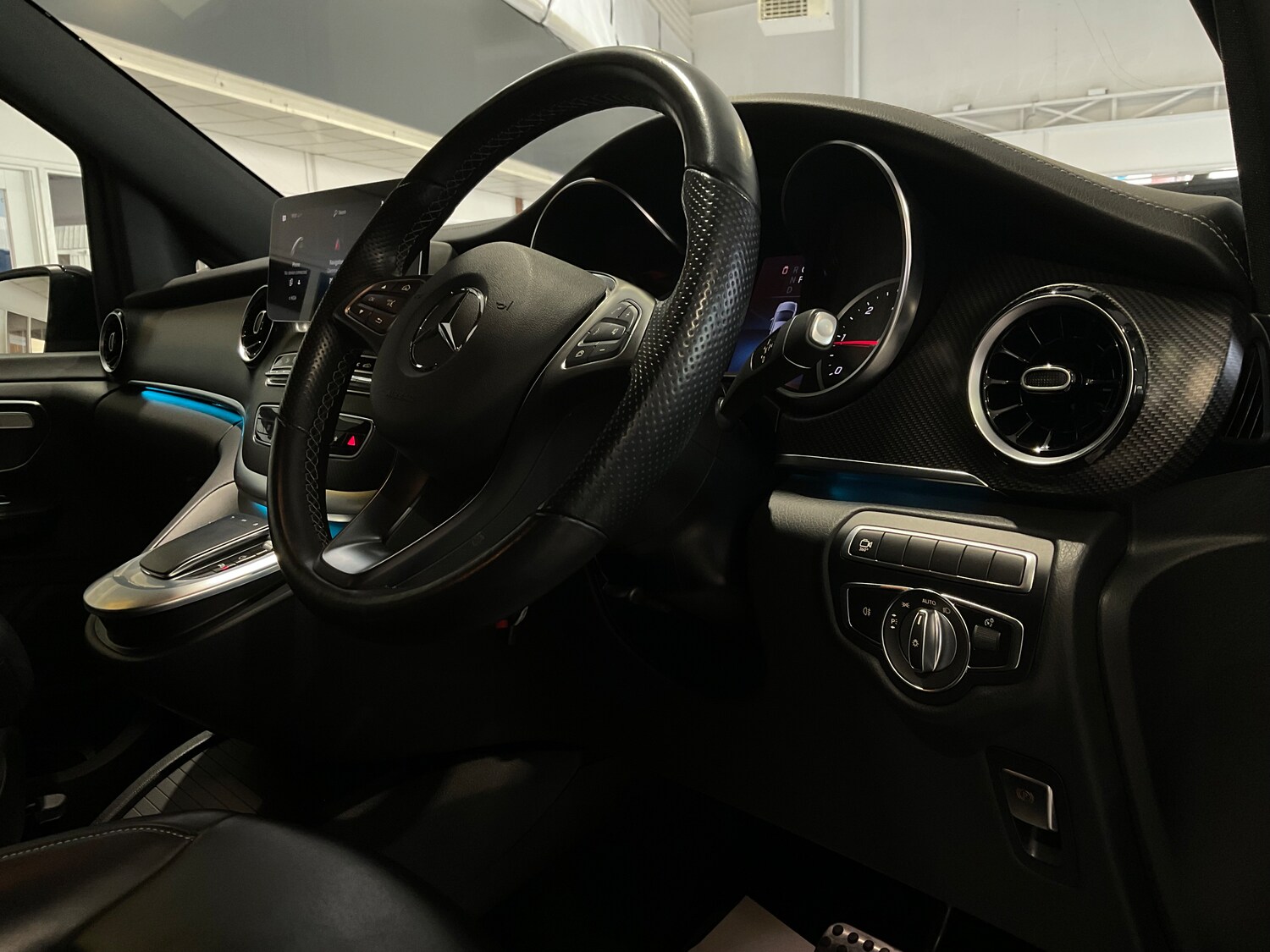 Used Mercedes-Benz V-Class 2023 for sale - 77044458: Photo 32