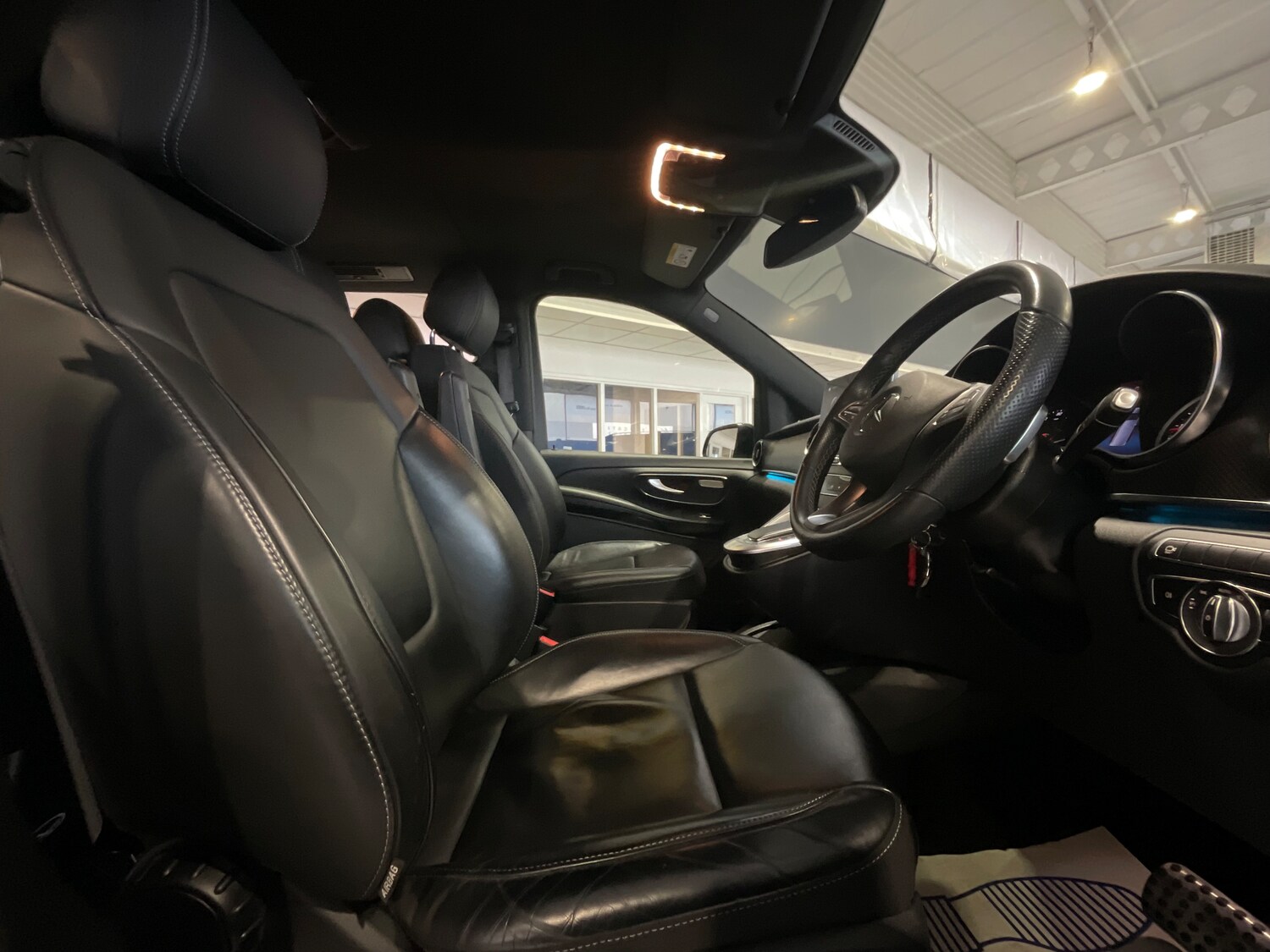 Used Mercedes-Benz V-Class 2023 for sale - 77044458: Photo 9