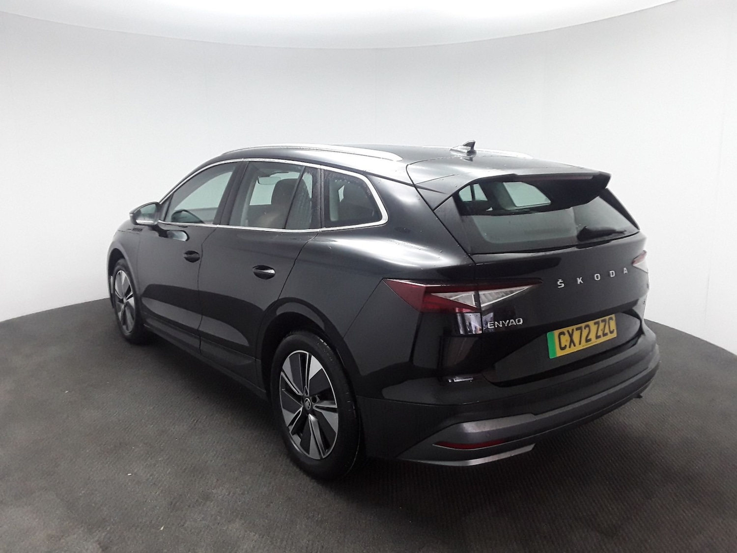 Used Skoda Enyaq 2023 for sale - 77206645: Photo 2