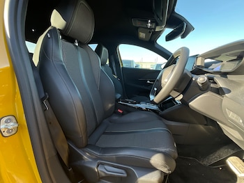 Used Peugeot E-208 2023 for sale - 77742286: Photo