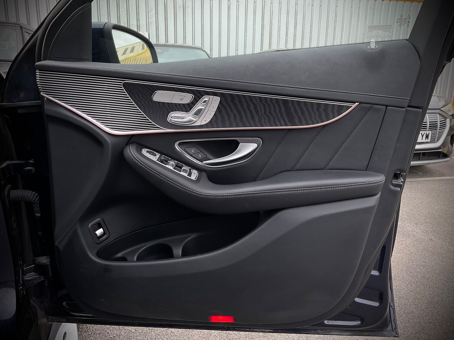 Used Mercedes-Benz EQC 2022 for sale - 76171312: Photo 21