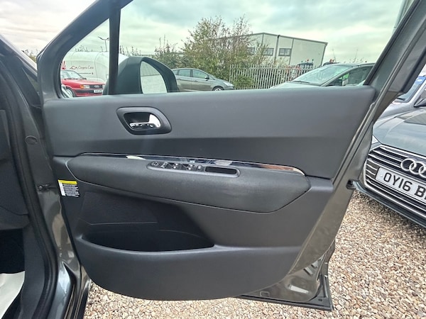 Used Peugeot 5008 2013 for sale - 76192134: Photo 12