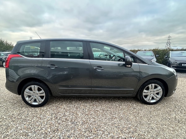 Used Peugeot 5008 2013 for sale - 76192134: Photo 4