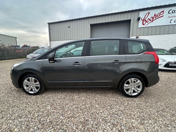 Used Peugeot 5008 2013 for sale - 76192134: Photo 8