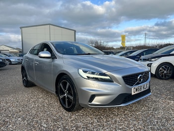 Used Volvo V40 2019 for sale - 76830804: Photo